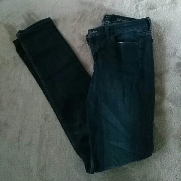 New York & Company Denim - NY&C Size 6 Low Rise Skinny Blue Jeans